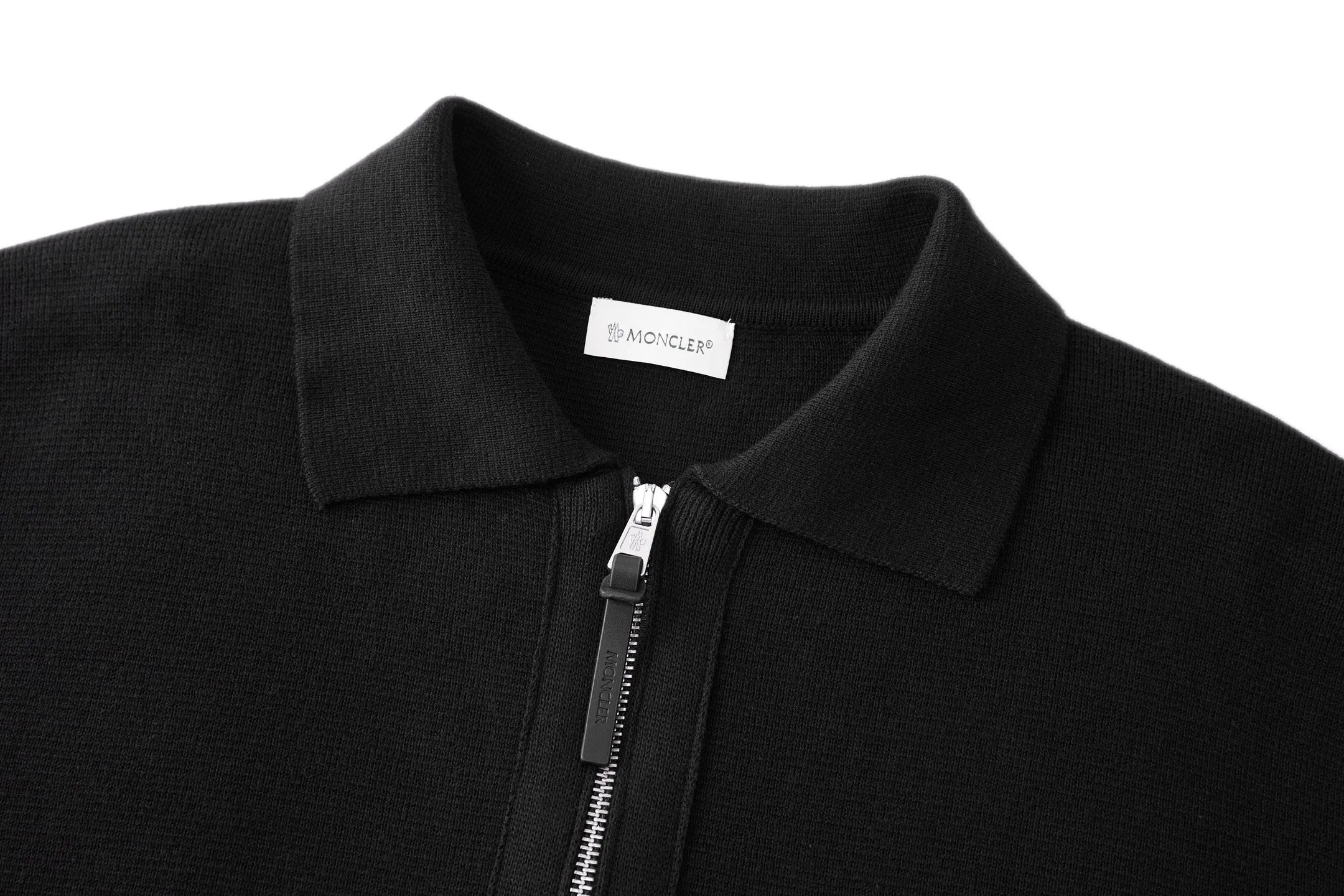 MONCLE ： 35% ，65% 。 。 ： Cowhide Leather ， - logo。 ： ， ， 。 ： ， ， ， ， 。 。 。 ： 1：1 ： 1：1 ： 1：1 Size：S-M-L-XL ： - - ：86608